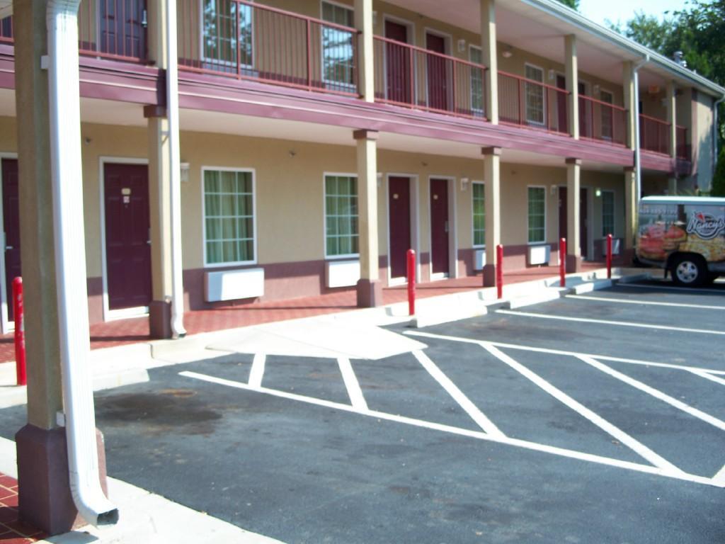 Americas Best Value Inn - מייבלטון מראה חיצוני תמונה
